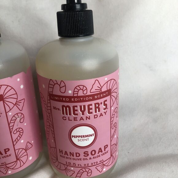 Lot of 2 Mrs Meyers Clean Day Hand Soap Peppermint Scent Limited Edition Holiday - Picture 2 of 5